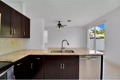 5240 NW 112th Way, Coral Springs, FL 33076 - Photo 11