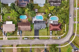 414 SW 79th Terrace, North Lauderdale, FL 33068 - Photo 23