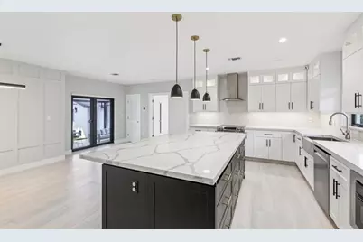 1660 SW 32nd Ct, Miami, FL 33145 - Photo 13