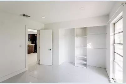 6609 NW 80th Ct, Tamarac, FL 33321 - Photo 3