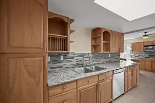 6104 White Oak Ln, Tamarac, FL 33319 - Photo 15