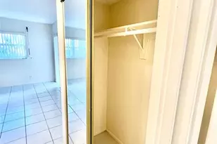 1000 NE 14th Ave, Hallandale Beach, FL 33009 - Photo 27