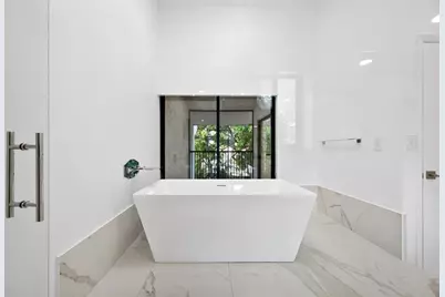 19986 NE 5th Ct, Unit #4D, Miami, FL 33179 - Photo 29