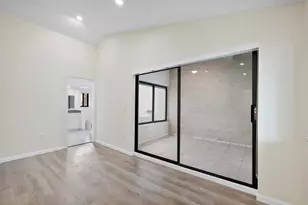 19986 NE 5th Ct, Miami, FL 33179 - Photo 25