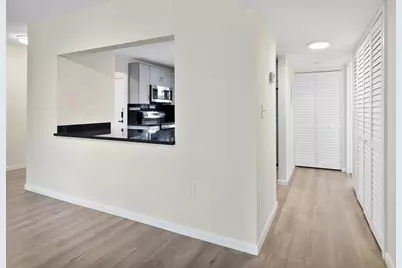 19986 NE 5th Ct, Unit #4D, Miami, FL 33179 - Photo 15