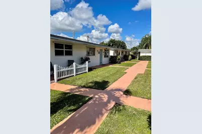 2325  Garfield St, Unit #12, Hollywood, FL 33020 - Photo 1