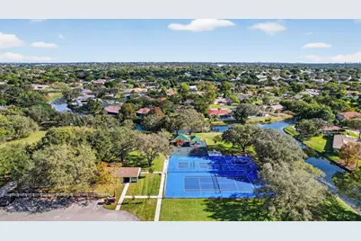 1111 NW 93rd Ter, Plantation, FL 33322 - Photo 27