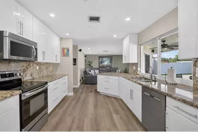 1111 NW 93rd Ter, Plantation, FL 33322 - Photo 5