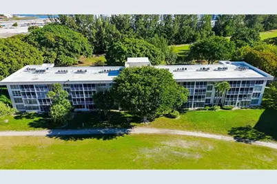 2601 S Course Dr, Unit #202, Pompano Beach, FL 33069 - Photo 17