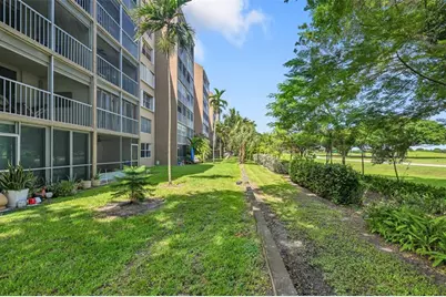 4570 NW 18th Ave, Unit #604, Deerfield Beach, FL 33064 - Photo 11