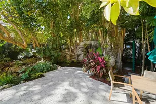 2951 S Bayshore Dr, Miami, FL 33133 - Photo 43