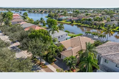 1012  Fairfield Meadows Dr, Weston, FL 33327 - Photo 13