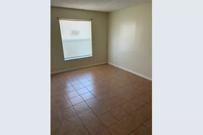 411  Executive Center Dr, Unit #106, West Palm Beach, FL 33401 - Photo 7