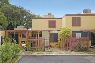 1640 W Golfview Dr, Pembroke Pines, FL 33026 - Photo 1