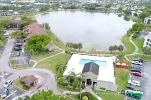 203 Lake Pointe Dr, Oakland Park, FL 33309 - Photo 3