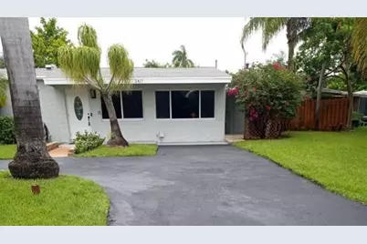 2417 NE 15th Ave, Pompano Beach, FL 33064 - Photo 3
