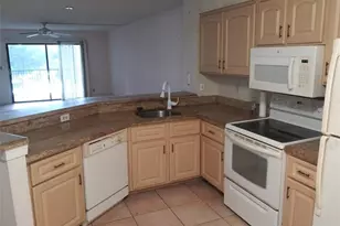 2112 S Cypress Bend Dr, Pompano Beach, FL 33069 - Photo 9