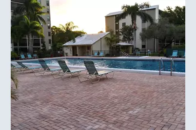2112 S Cypress Bend Dr, Unit #207, Pompano Beach, FL 33069 - Photo 3