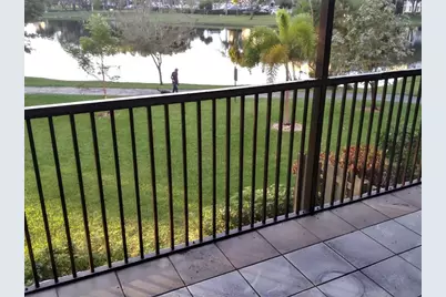 2112 S Cypress Bend Dr, Unit #207, Pompano Beach, FL 33069 - Photo 9