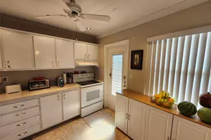 4191 NW 41st St, Lauderdale Lakes, FL 33319 - Photo 11