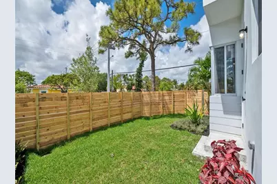560 NW 12th St, Fort Lauderdale, FL 33311 - Photo 27
