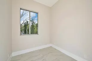 560 NW 12th St, Fort Lauderdale, FL 33311 - Photo 17