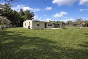 2000 Seminole Blvd, West Palm Beach, FL 33409 - Photo 11