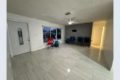 7430  Venetian St, Miramar, FL 33023 - Photo 5