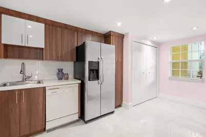 500  Oaks Ln, Unit #110, Pompano Beach, FL 33069 - Photo 7