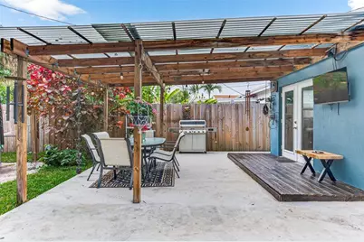 270 NE 42nd Ct, Oakland Park, FL 33334 - Photo 37