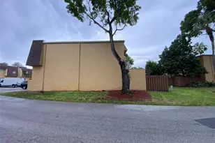 5668 Blueberry Unit, Lauderhill, FL 33313 - Photo 3