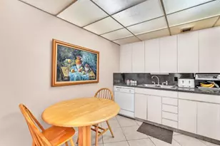 420 Richmond C, Deerfield Beach, FL 33442 - Photo 5