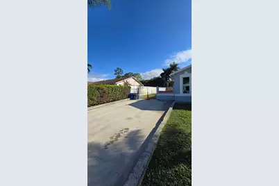 2080  Monica Dr, West Palm Beach, FL 33415 - Photo 13