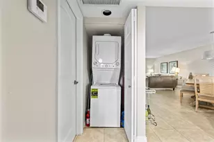 800 SW 125th Way, Pembroke Pines, FL 33027 - Photo 11