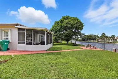 9407 NW 70th Pl, Tamarac, FL 33321 - Photo 37