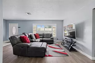 9407 NW 70th Pl, Tamarac, FL 33321 - Photo 7