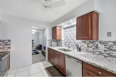 9407 NW 70th Pl, Tamarac, FL 33321 - Photo 11