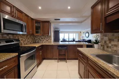 800 NE 195th St, Unit #606, Miami, FL 33179 - Photo 13