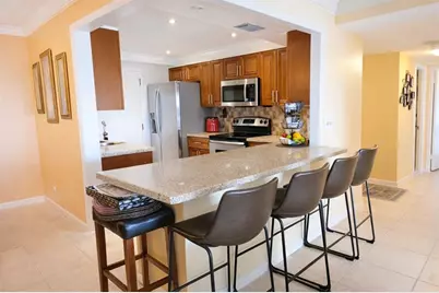 800 NE 195th St, Unit #606, Miami, FL 33179 - Photo 9