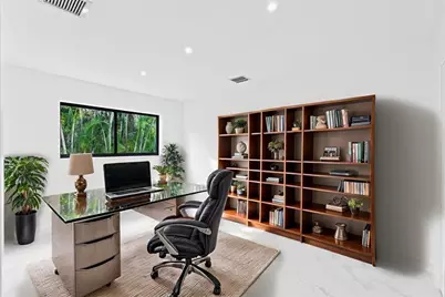 20500  Highland Lakes Blvd, Miami, FL 33179 - Photo 37