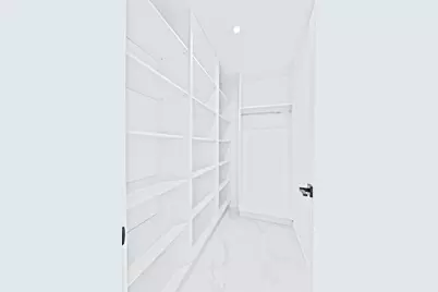 20500  Highland Lakes Blvd, Miami, FL 33179 - Photo 21