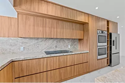 20500  Highland Lakes Blvd, Miami, FL 33179 - Photo 7