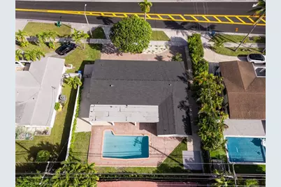 20500  Highland Lakes Blvd, Miami, FL 33179 - Photo 49