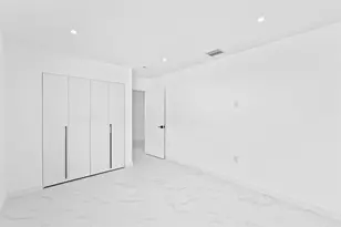 20500 Highland Lakes Blvd, Miami, FL 33179 - Photo 35