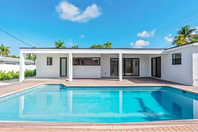 20500  Highland Lakes Blvd, Miami, FL 33179 - Photo 43