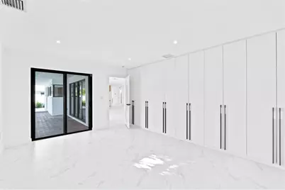 20500  Highland Lakes Blvd, Miami, FL 33179 - Photo 19