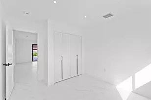 20500 Highland Lakes Blvd, Miami, FL 33179 - Photo 33