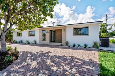 20500  Highland Lakes Blvd, Miami, FL 33179 - Photo 3