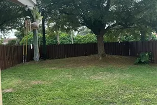 581 Lakeside Cir, Sunrise, FL 33326 - Photo 7