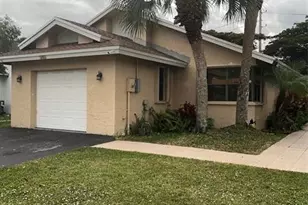 581 Lakeside Cir, Sunrise, FL 33326 - Photo 1